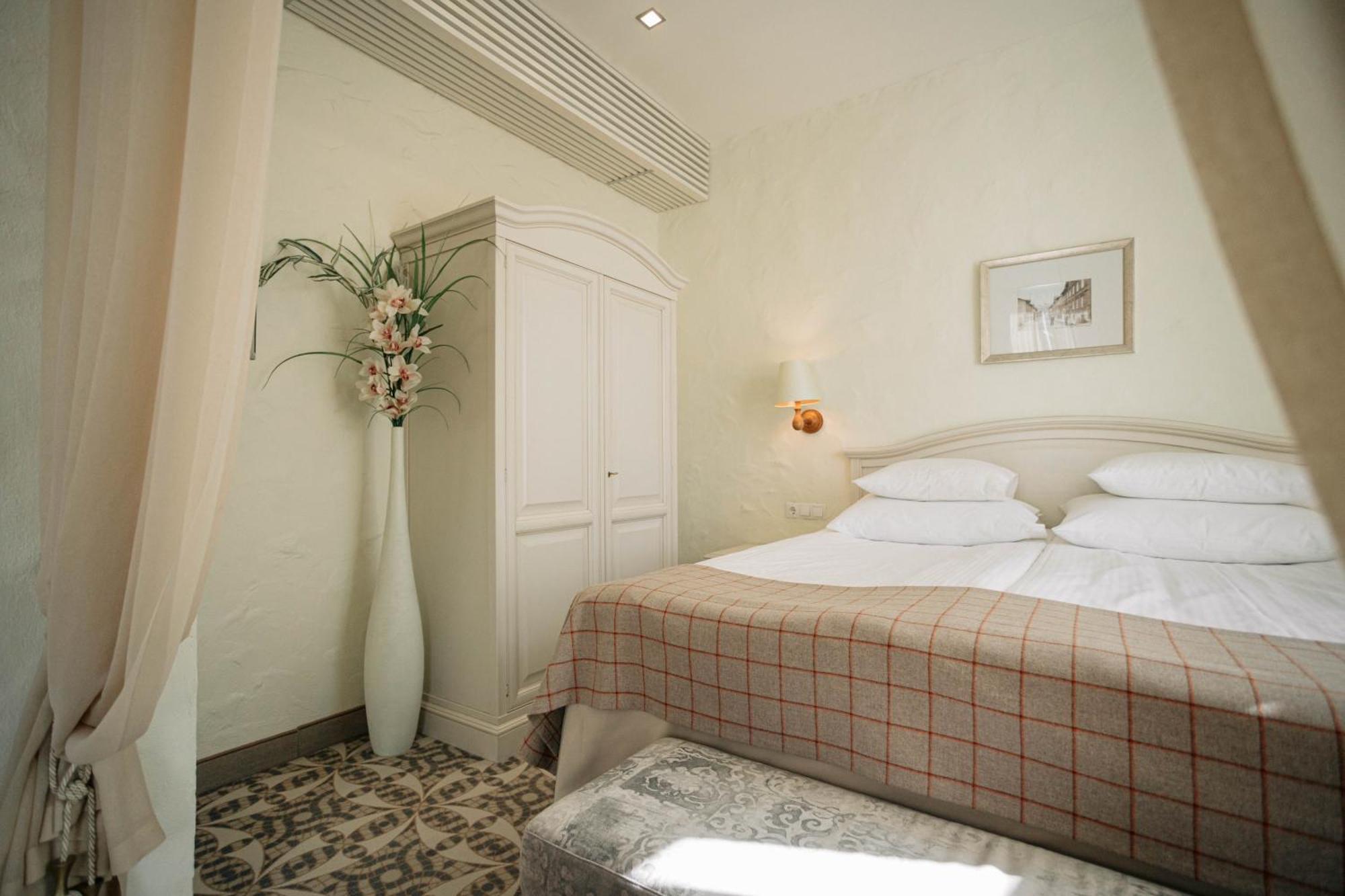 Rixwell Collection Savoy Boutique Hotel Tallinn Exterior photo